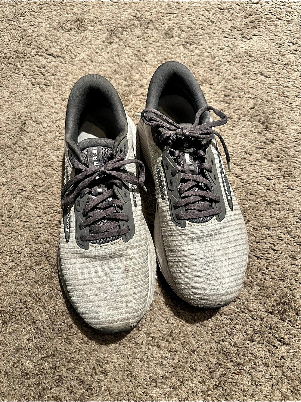 Brooks Revel Max Athletic Shoes Gray & White US 9.5 D